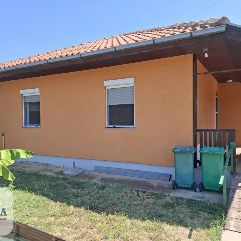 Kuća Prodaja Paraćin  106 m2