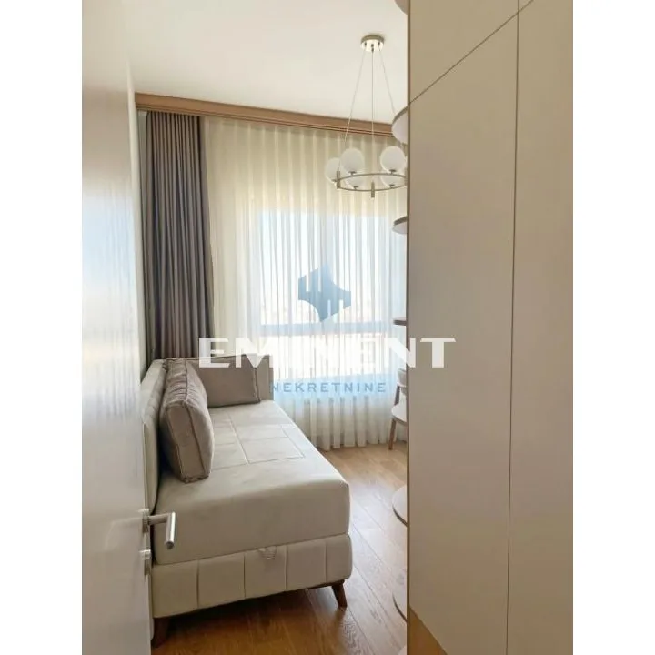 Trosoban stan za izdavanje, Beograd na Vodi, Beograd, 80m², 2.700 €/mes