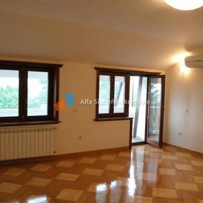 Višesoban stan za izdavanje, Dedinje, Beograd, 300m², 1. sprat, 2.500 €/mes