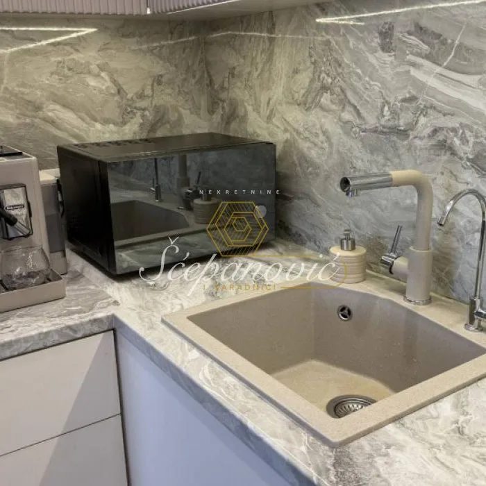 Stan Prodaja Novi Sad  42 m2