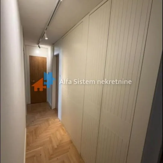 Trosoban stan za izdavanje, Banovo Brdo, Beograd, 76m², 2. sprat, 1.250 €/mes