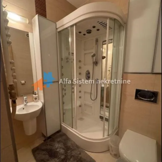 Trosoban stan za izdavanje, Vukov Spomenik, Beograd, 125m², 1.800 €/mes