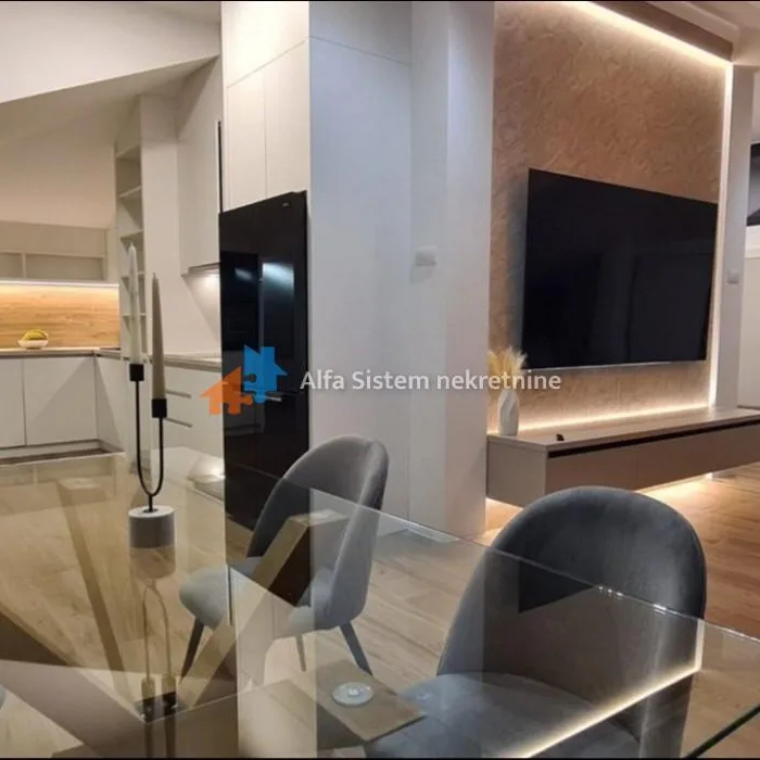 Stan Izdavanje Beograd Dedinje 360 m2