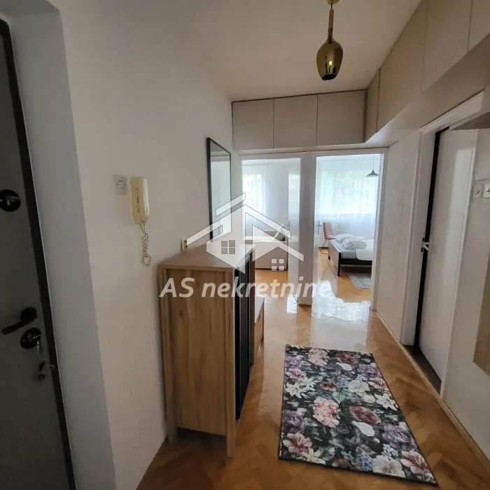 Stan Izdavanje Beograd Banovo Brdo 55 m2