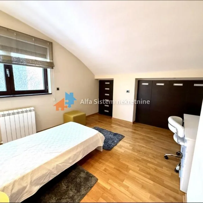 Petosoban stan na prodaju, Crveni Krst, Beograd, 160m², 3. sprat, 590.000 €