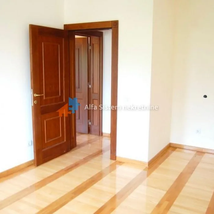 Višesoban stan za izdavanje, Dedinje, Beograd, 250m², 2.200 €/mes