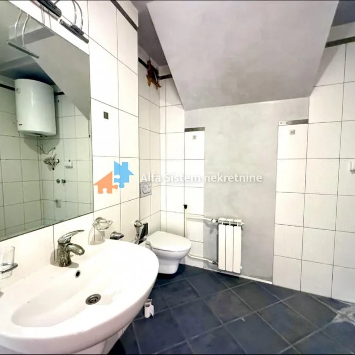 Višesoban stan za izdavanje, Kalenić Pijaca, Beograd, 207m², 2.200 €/mes