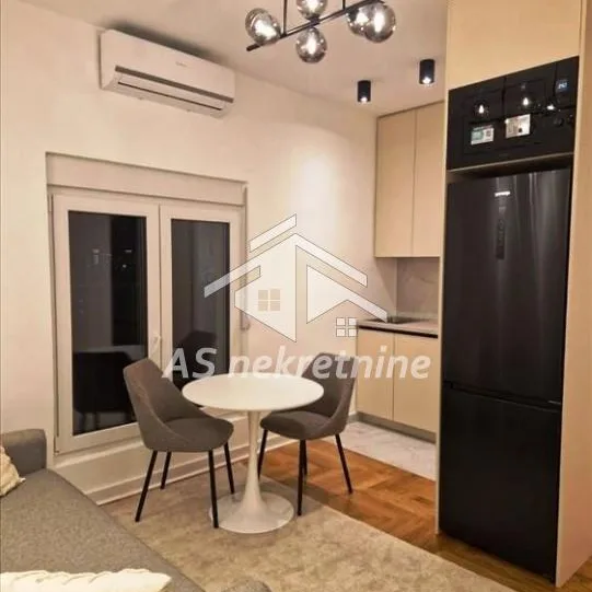 Stan Izdavanje Beograd Francuska 40 m2
