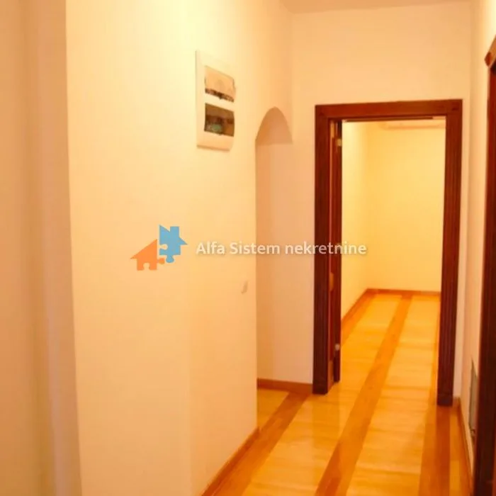 Višesoban stan za izdavanje, Dedinje, Beograd, 250m², 2.200 €/mes