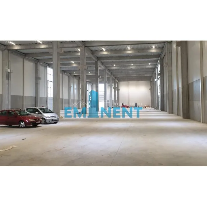 Lokal Izdavanje Stara Pazova  4500 m2