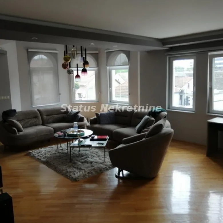 Lokal Prodaja Ruma  330 m2