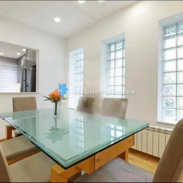 Kuća Izdavanje Beograd Dedinje 250 m2
