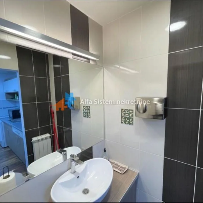 Lokal Izdavanje Beograd Kalenić Pijaca 100 m2