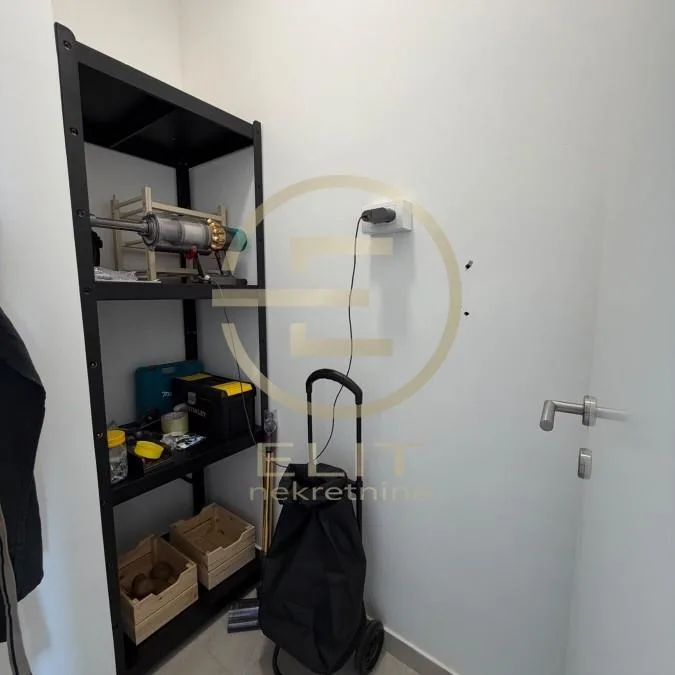 Četvorosoban stan na prodaju, Telep, Novi Sad, 74m², 219.000 €