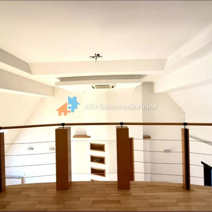 Višesoban stan za izdavanje, Kalenić Pijaca, Beograd, 207m², 2.200 €/mes