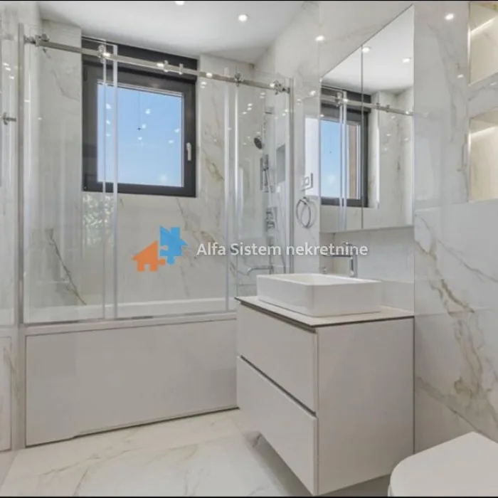 Kuća Izdavanje Beograd Dedinje 240 m2