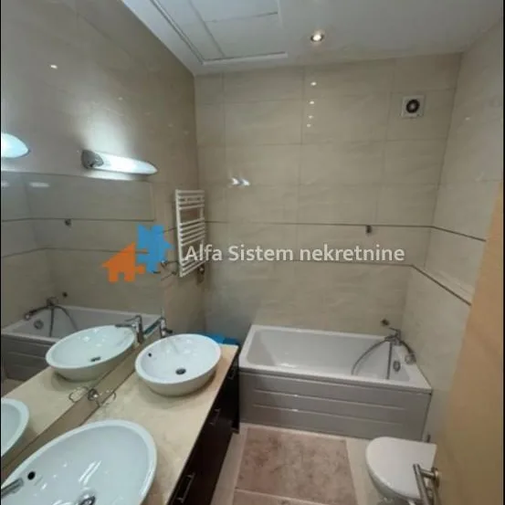 Trosoban stan za izdavanje, Vukov Spomenik, Beograd, 125m², 1.800 €/mes