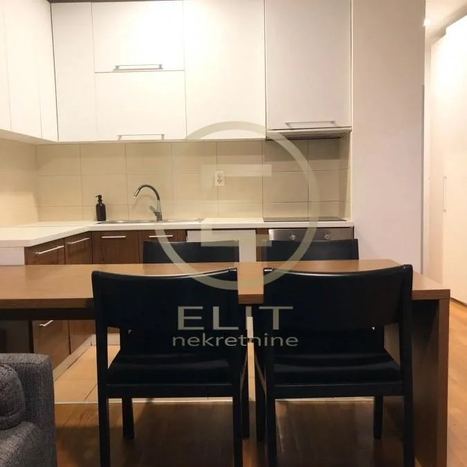 Stan Prodaja Novi Sad  42 m2