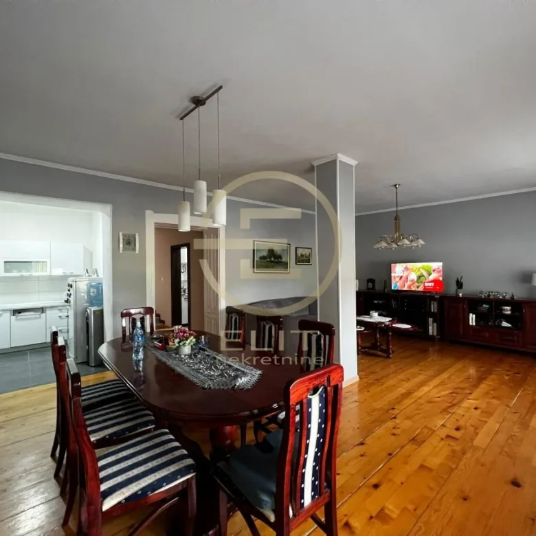 Kuća Prodaja Topola  190 m2