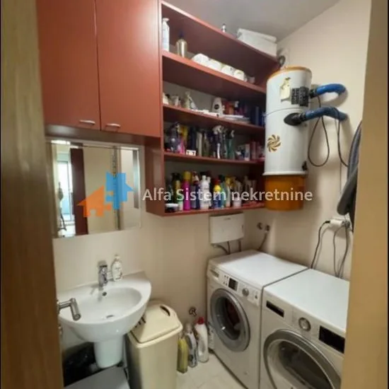 Trosoban stan za izdavanje, Vukov Spomenik, Beograd, 125m², 1.800 €/mes