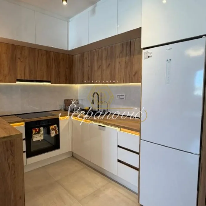 Stan Izdavanje Novi Sad  68 m2