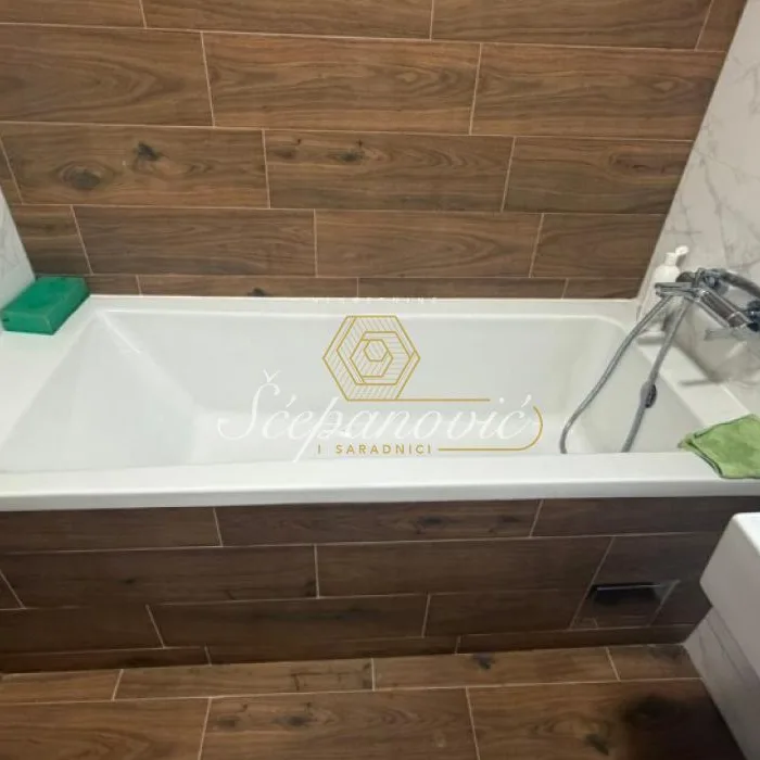 Trosoban stan za izdavanje, Salajka, Novi Sad, 68m², 2. sprat, 1.100 €/mes