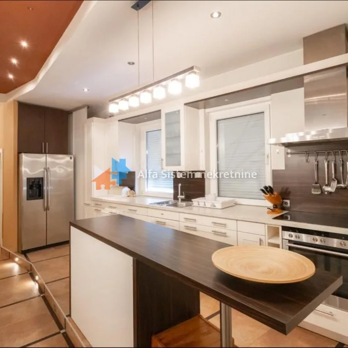 Stan Izdavanje Beograd Obilićev Venac 140 m2