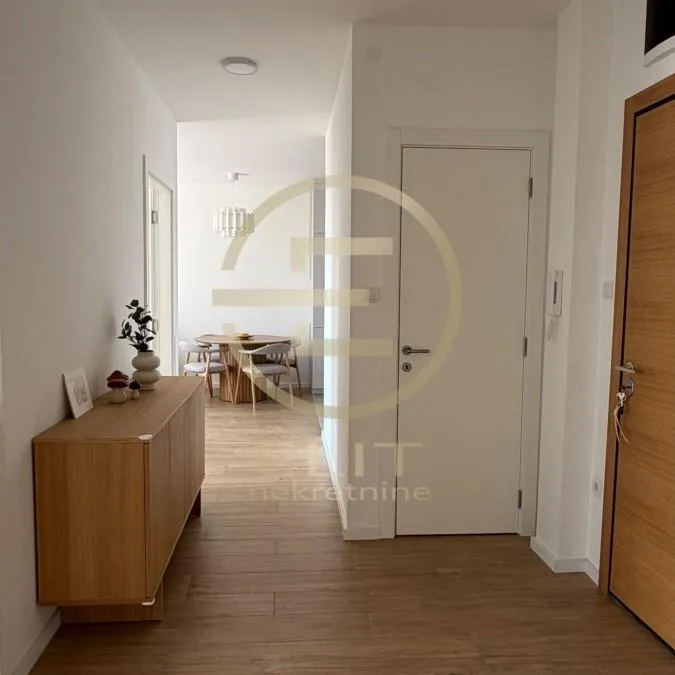 Stan Prodaja Novi Sad  74 m2