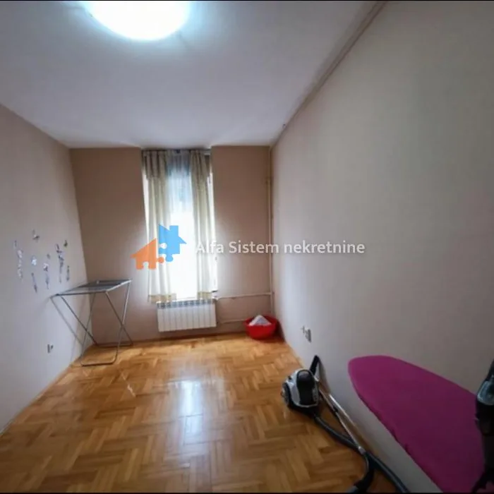 Četvorosoban stan za izdavanje, Denkova Bašta, Beograd, 100m², 1.000 €/mes