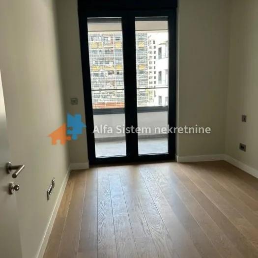 Stan Izdavanje Beograd Blok 65 77 m2