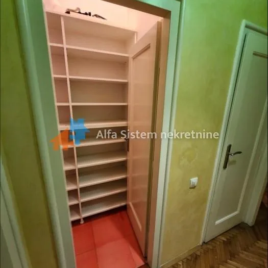 Trosoban stan za izdavanje, Đeram Pijaca, Beograd, 75m², 800 €/mes
