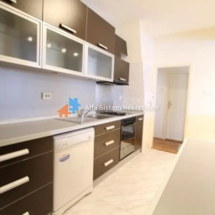Stan Izdavanje Beograd Banovo Brdo 140 m2