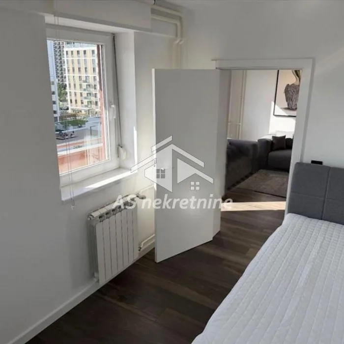 Četvorosoban stan za izdavanje, Beograd na Vodi, Beograd, 80m², 5. sprat, 1.850 €/mes