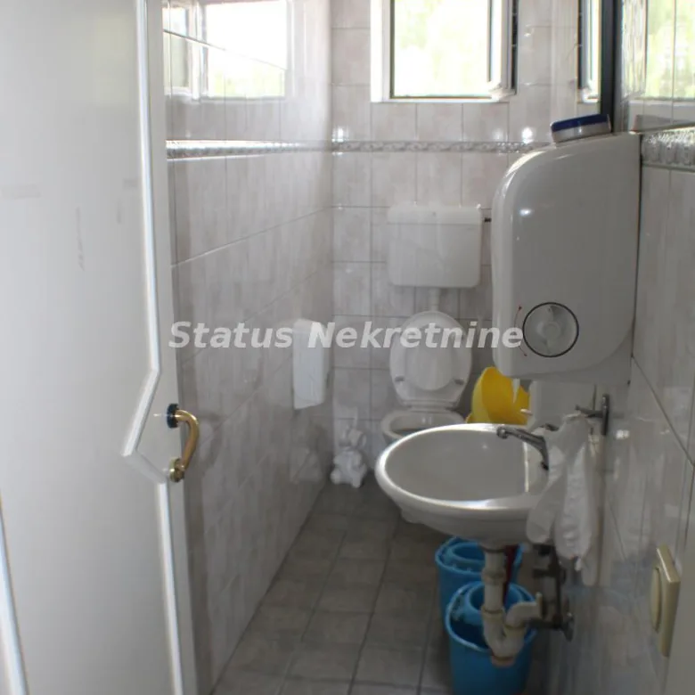 Lokal na prodaju, Beočin, 613m², 410.000 €