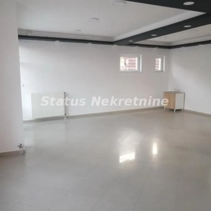 Lokal Prodaja Ruma  330 m2