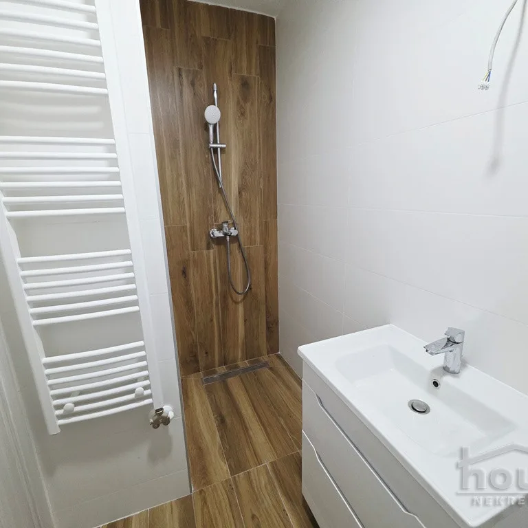 Trosoban stan na prodaju, Podbara, Novi Sad, 55m², 2. sprat, 176.000 €