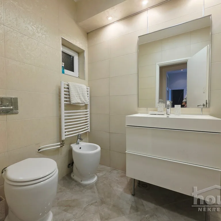 Trosoban stan na prodaju, Kej, Novi Sad, 79m², Visoko prizemlje, 275.000 €