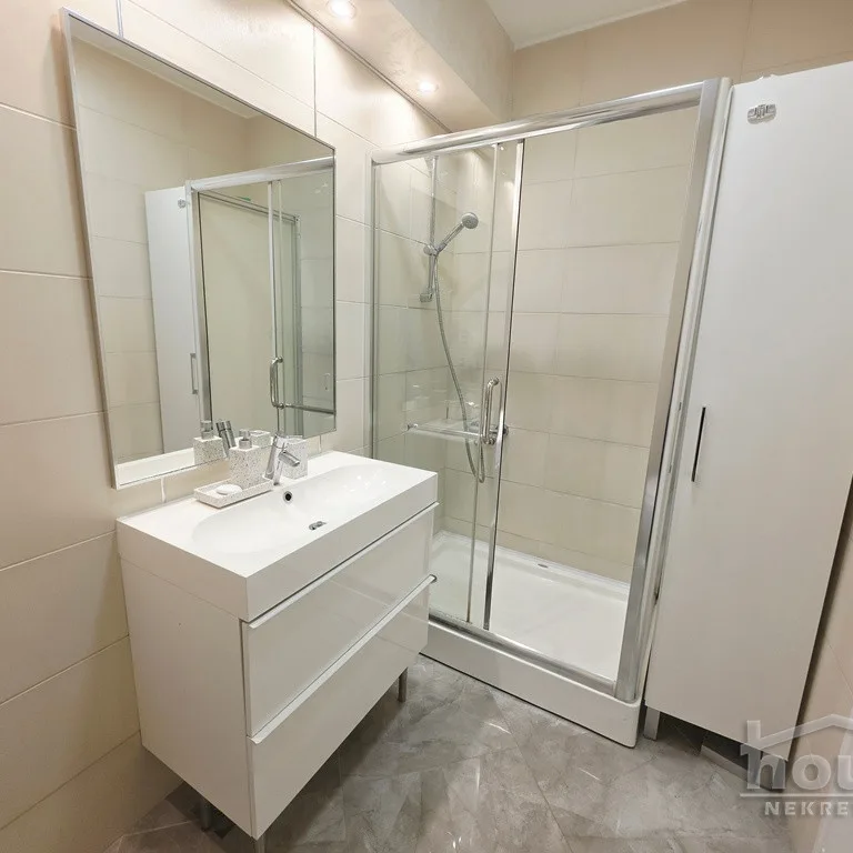 Trosoban stan na prodaju, Kej, Novi Sad, 79m², Visoko prizemlje, 275.000 €