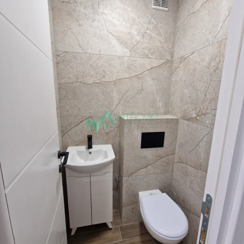 Četvorosoban stan na prodaju, Nova Detelinara, Novi Sad, 95m², 273.980 €