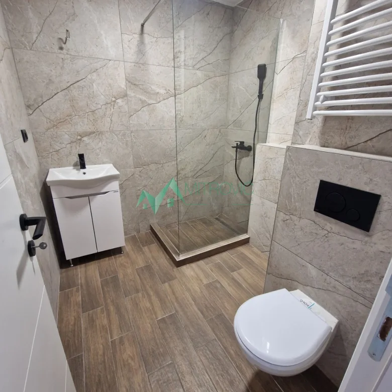 Četvorosoban stan na prodaju, Nova Detelinara, Novi Sad, 95m², 273.980 €