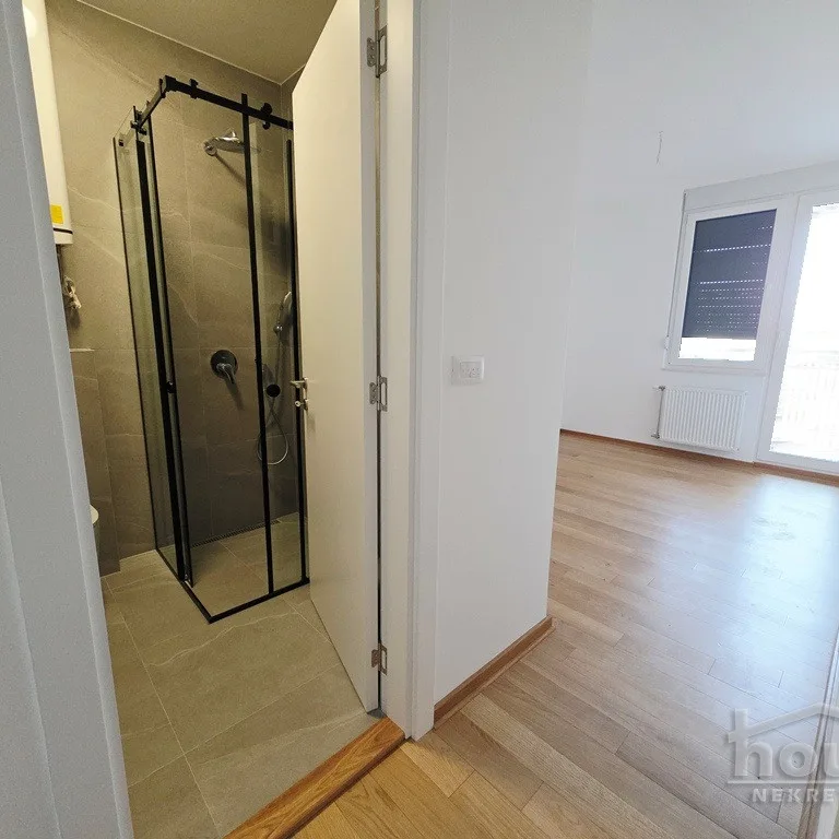 Četvorosoban stan na prodaju, Podbara, Novi Sad, 104m², 6. sprat, 303.770 €