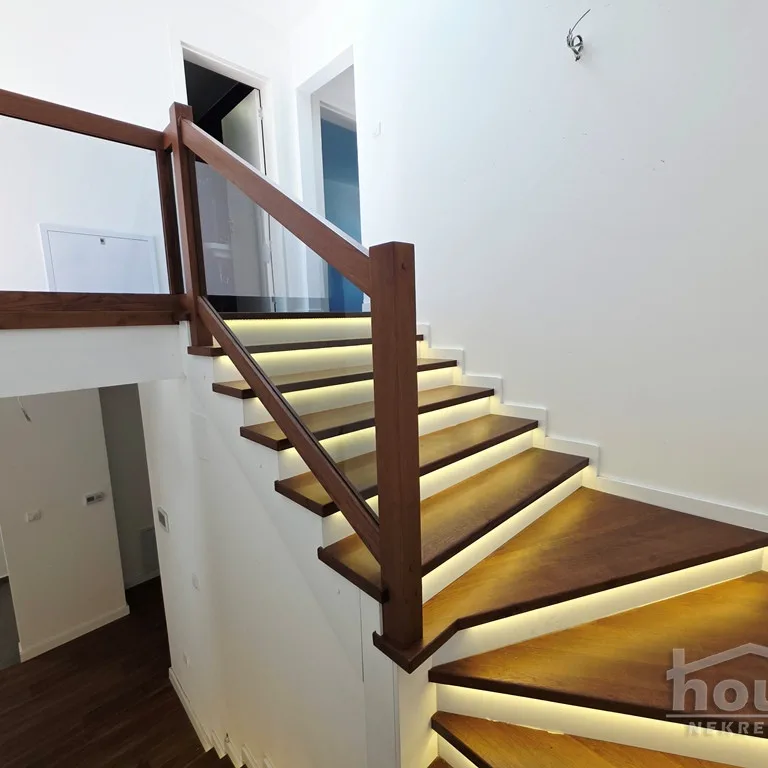 Višesoban stan na prodaju, Telep, Novi Sad, 136m², 2. sprat, 353.600 €