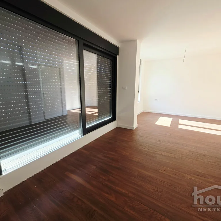 Višesoban stan na prodaju, Telep, Novi Sad, 136m², 2. sprat, 353.600 €