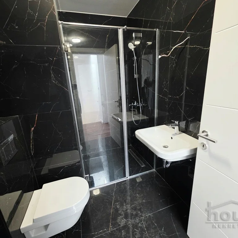 Višesoban stan na prodaju, Telep, Novi Sad, 136m², 2. sprat, 353.600 €