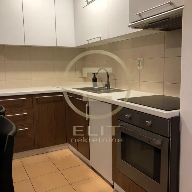 Stan Prodaja Novi Sad  42 m2
