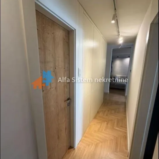 Trosoban stan za izdavanje, Banovo Brdo, Beograd, 76m², 2. sprat, 1.250 €/mes