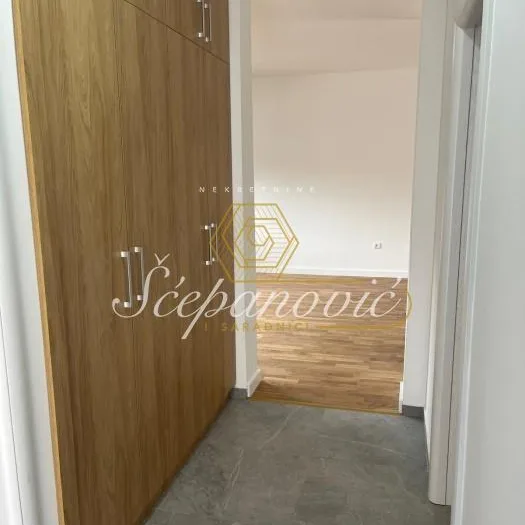 Stan Izdavanje Novi Sad  56 m2
