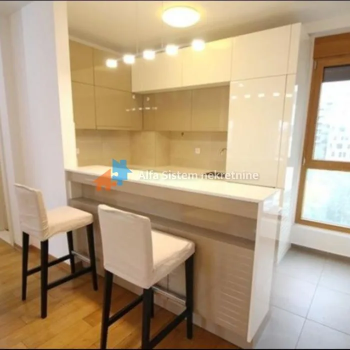 Stan Izdavanje Beograd 27. Marta 115 m2