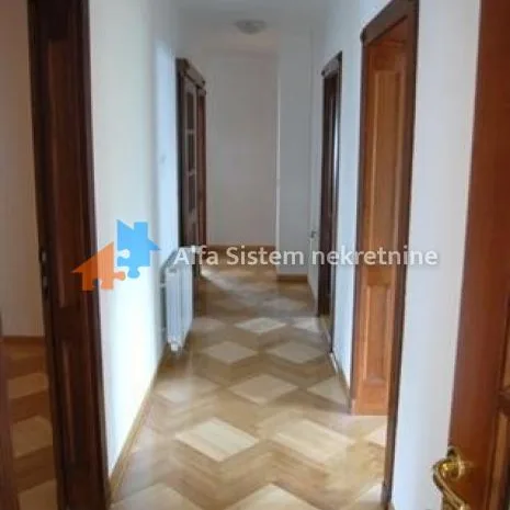 Stan Izdavanje Beograd Dedinje 300 m2