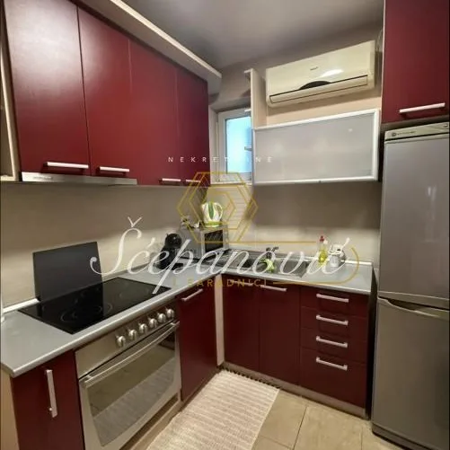 Stan Izdavanje Novi Sad  43 m2